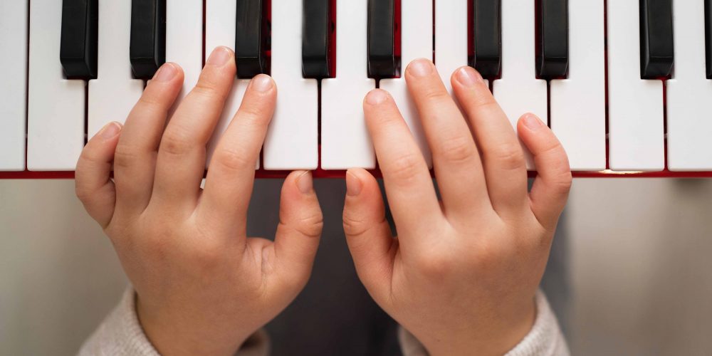 Индивидуальные уроки игры на фортепиано