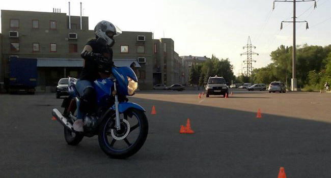 урок вождения мотоцикла